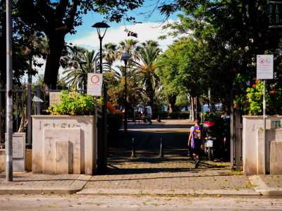 Raggiungiamo l�ingresso...
